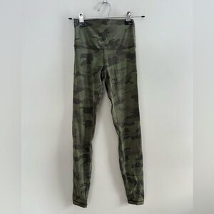 lululemon athletica women’s 4 Green Camo Leggings